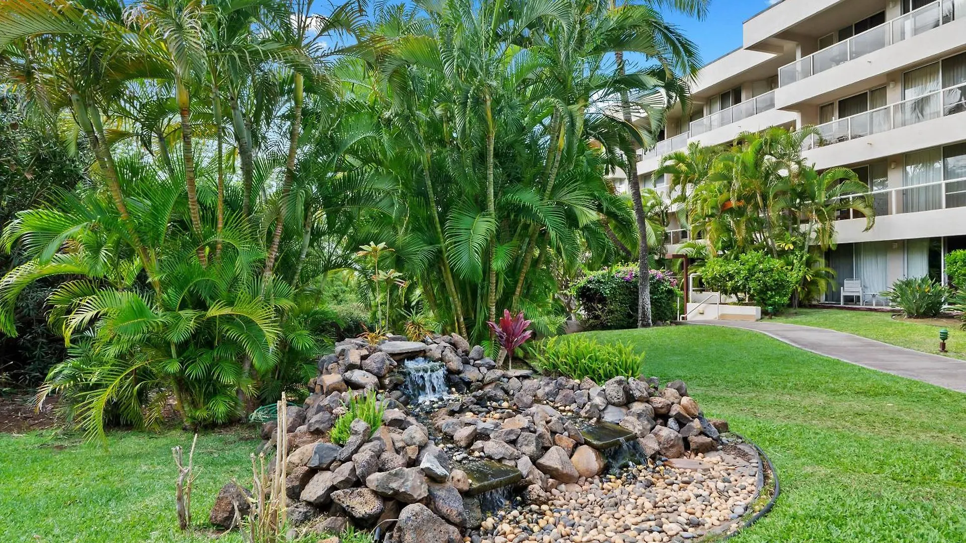 Aparthotel Prime Location! Walk To Beach, Shops & Dining! Wailea
